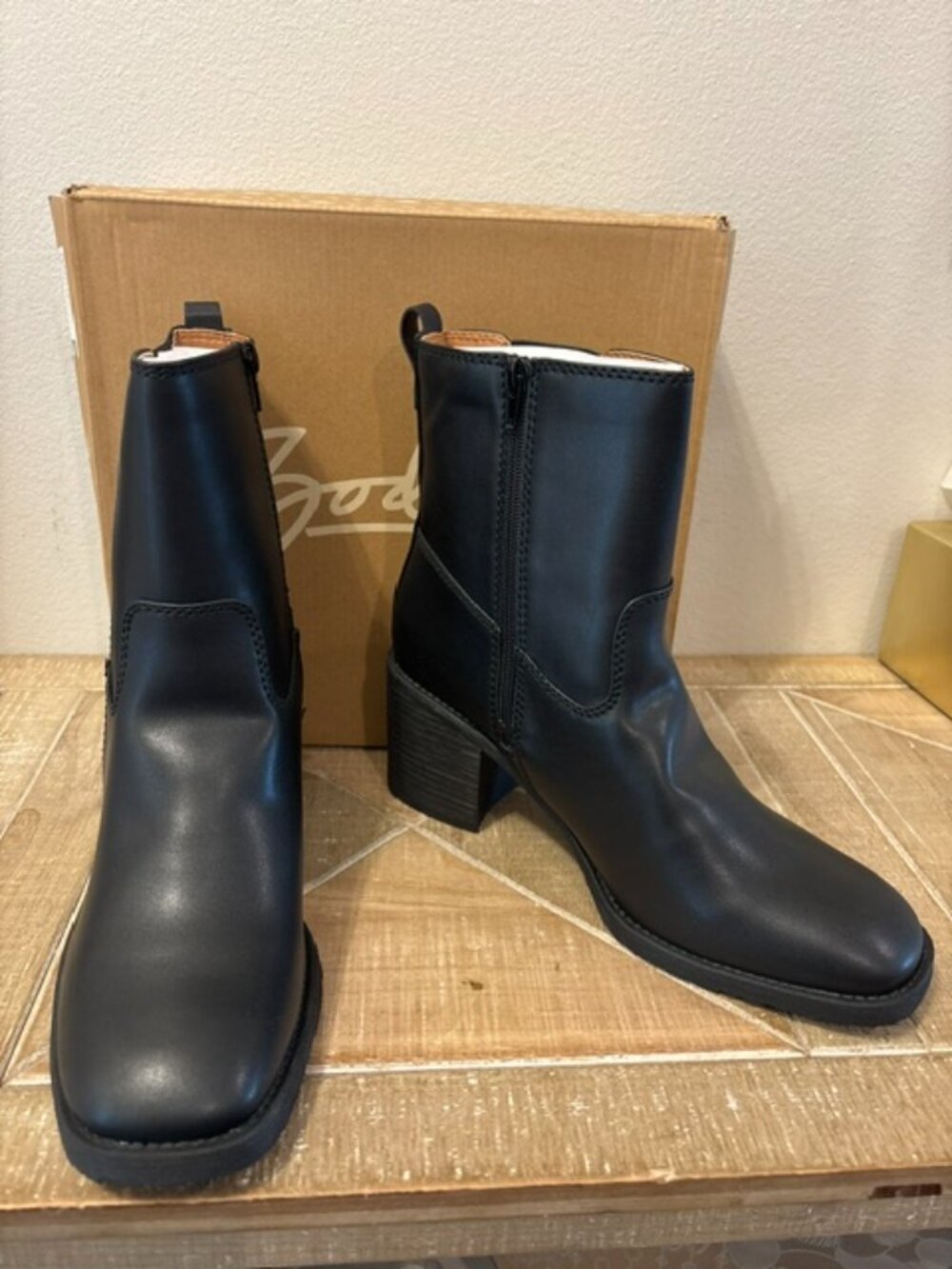 NEW Zodiac Claret Black Ankle Boots Women Size 11